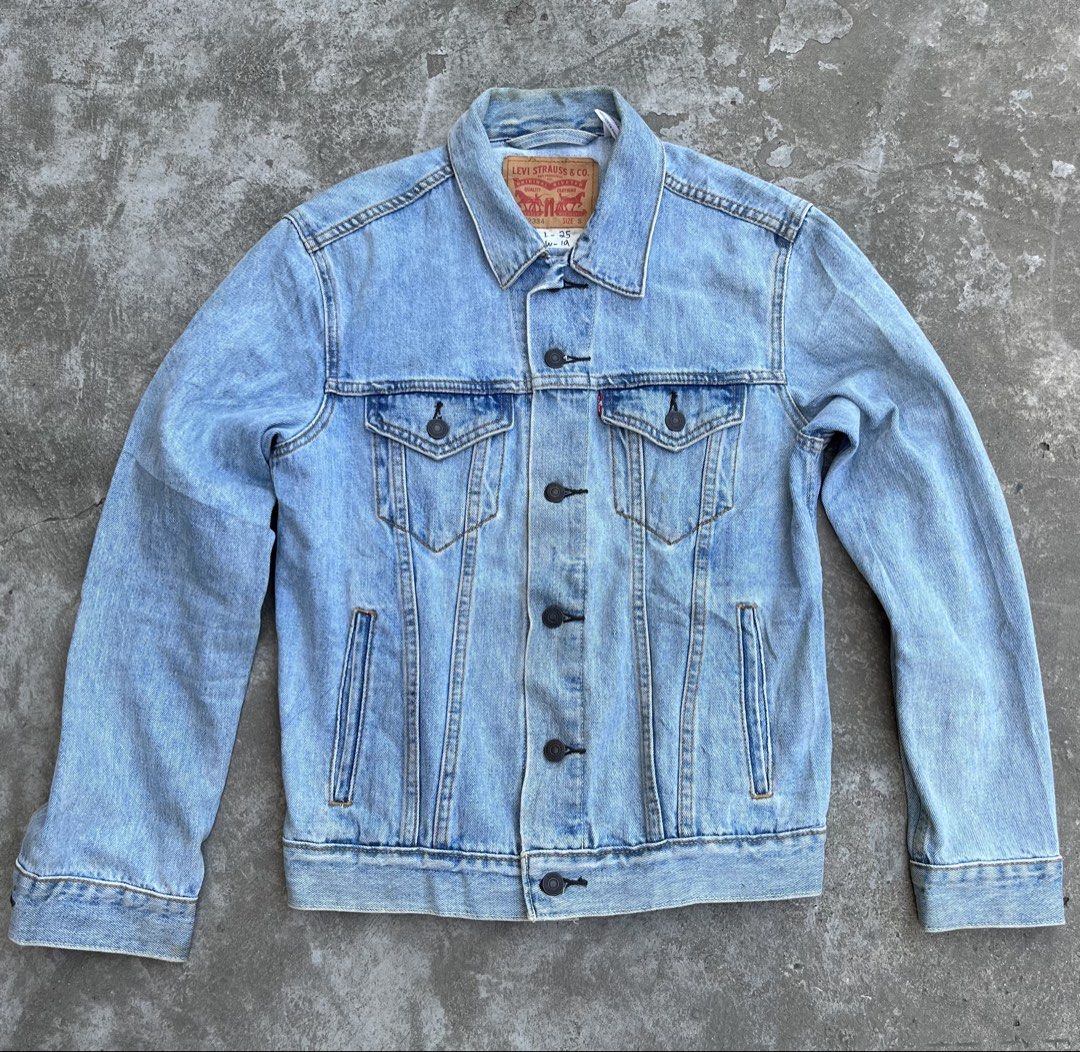 Levi’s denim jacket (Category: Coats, Jackets and Outerwear) located in Cagayan de Oro. Submitted by kairothegreat (Listing ID 1468595258, Image 1). Description: .