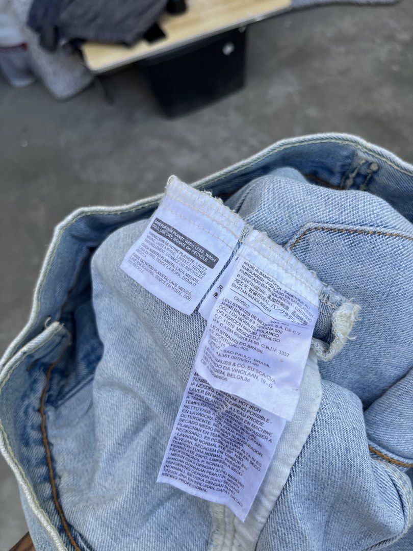 Levi’s denim jacket (Category: Coats, Jackets and Outerwear) located in Cagayan de Oro. Submitted by kairothegreat (Listing ID 1468595258, Image 3). Description: .