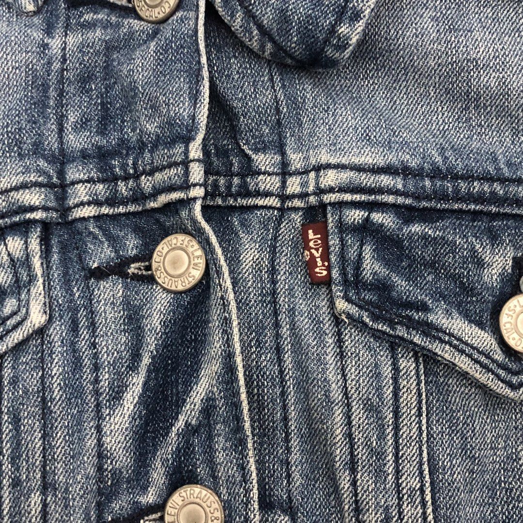 Levi's Denim Jacket Medium Wash (Category: Coats, Jackets and Outerwear) located in Angeles City. Submitted by gray_thrift8 (Listing ID 1468559657, Image 3). Description: Dimensions: 17 width 19.5 length 24 sleeves Issue: Stains Need wash Pm!.