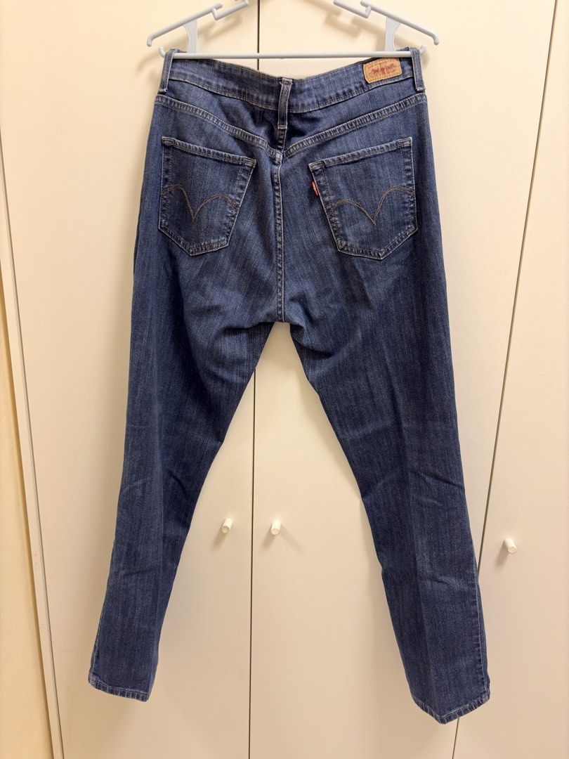 Levis denim jeans (Category: Jeans) located in Quezon City. Submitted by j.styles (Listing ID 1468677048, Image 2). Description: Levis mid rise skinny Lngth 37 Width 30.