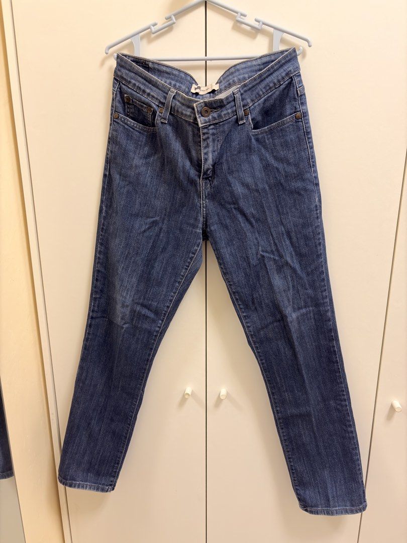 Levis denim jeans (Category: Jeans) located in Quezon City. Submitted by j.styles (Listing ID 1468677048, Image 3). Description: Levis mid rise skinny Lngth 37 Width 30.