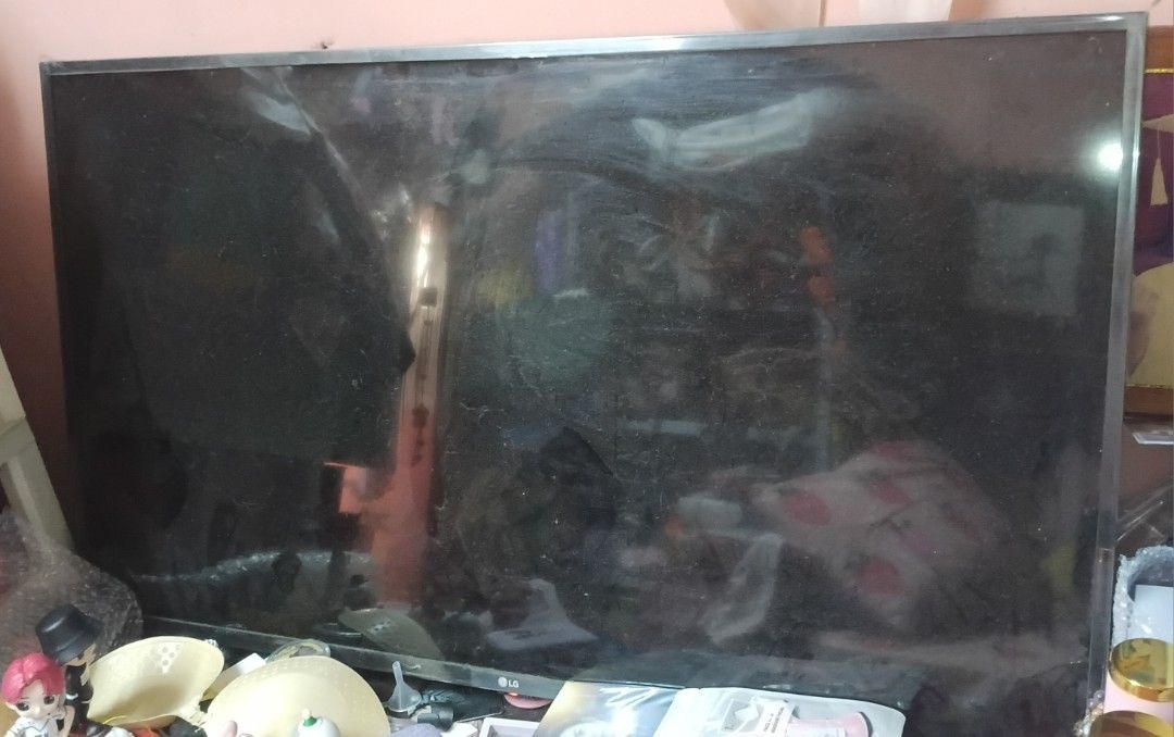 LG 38" Smart TV -- voice command remote (Category: Office Furniture & Fixtures) located in Quezon City. Submitted by 4_leaf_clover (Listing ID 1468580105, Image 1). Description: NO BRACKET, NO FOOT STAND --- MISPLACED WHEN WE MOVED HOUSES UPGRADING SO LETTING GO OF THIS U SERIES - BOUGHT FOR 30K+ SYSTEM UPDATED --- YOU CAN EASILY PURCHASE A REGULAR BRACKET ONLINE NEGO SURE BUYER. IN GOOD CONDITION LOC. QC/ VIA LALAMOVE ONLY OR PICK UP WITH YOUR V