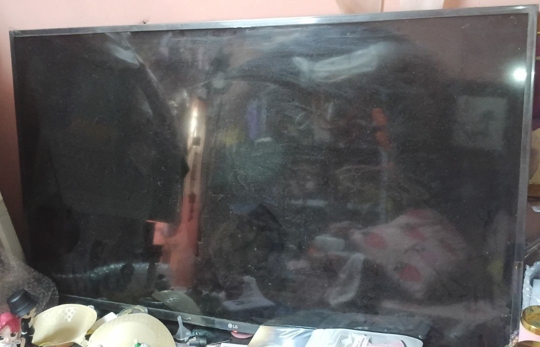 LG 38" Smart TV -- voice command remote (Category: Office Furniture & Fixtures) located in Quezon City. Submitted by 4_leaf_clover (Listing ID 1468580105, Image 2). Description: NO BRACKET, NO FOOT STAND --- MISPLACED WHEN WE MOVED HOUSES UPGRADING SO LETTING GO OF THIS U SERIES - BOUGHT FOR 30K+ SYSTEM UPDATED --- YOU CAN EASILY PURCHASE A REGULAR BRACKET ONLINE NEGO SURE BUYER. IN GOOD CONDITION LOC. QC/ VIA LALAMOVE ONLY OR PICK UP WITH YOUR V