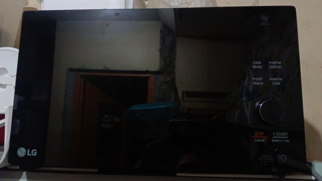 LG Smart Inverter Microwave Oven (Category: Ovens & Toasters) located in Mandaluyong City. Submitted by yssaykd (Listing ID 1467842767, Image 1). Description: LG 25L SMART INVERTER MICROWAVE OVEN (FOR SALE) ‼️ OPEN FOR NEGO ‼️ 💸 PRICE: ₱8,000 💸 (open for nego for sure buyers) Smart Inverter Microwave Oven 25L with Grill Function General Specifications Smart Inverter Tasty Grilling Even Heating Fast Cooking Even Deforsting Various Cooking Color:
