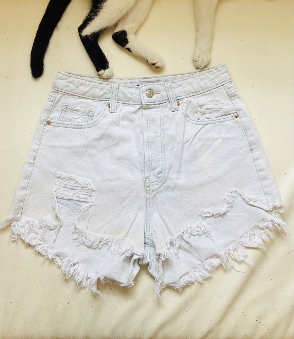 Light blue denim shorts (Category: Shorts) located in Bacolod City. Submitted by mairea (Listing ID 1468532788, Image 1). Description: Fits 27-29 waist.