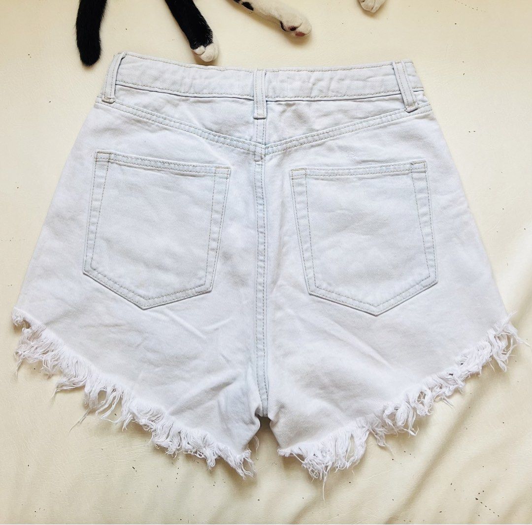 Light blue denim shorts (Category: Shorts) located in Bacolod City. Submitted by mairea (Listing ID 1468532788, Image 2). Description: Fits 27-29 waist.