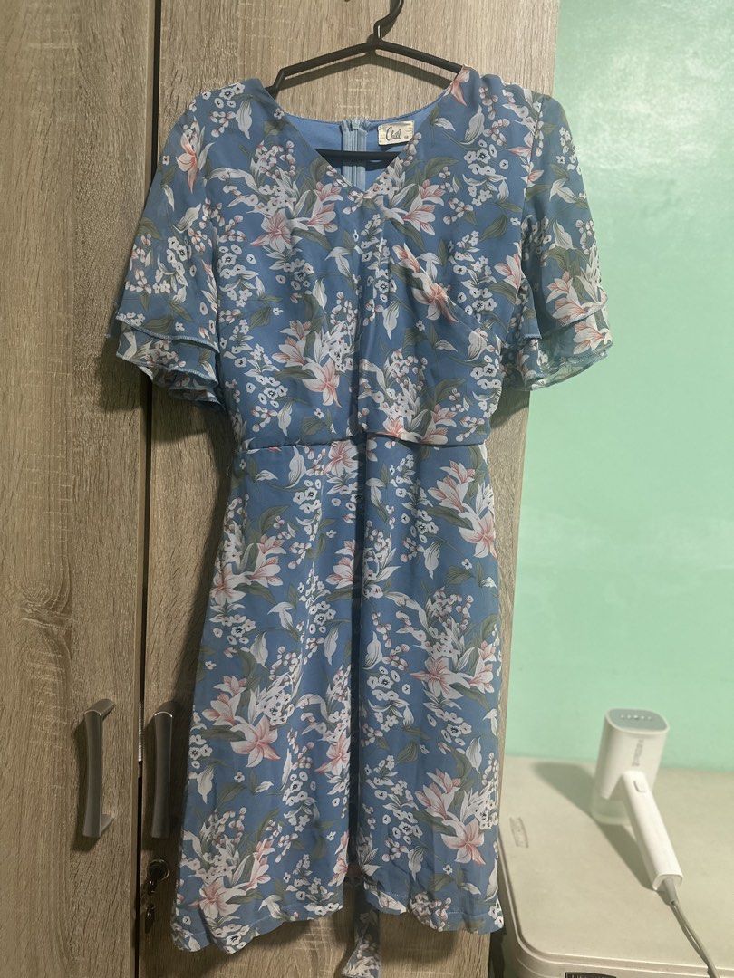 Light Blue Floral Dress (Category: Dresses) located in Manila. Submitted by love.lyxph (Listing ID 1468643763, Image 1). Description: .