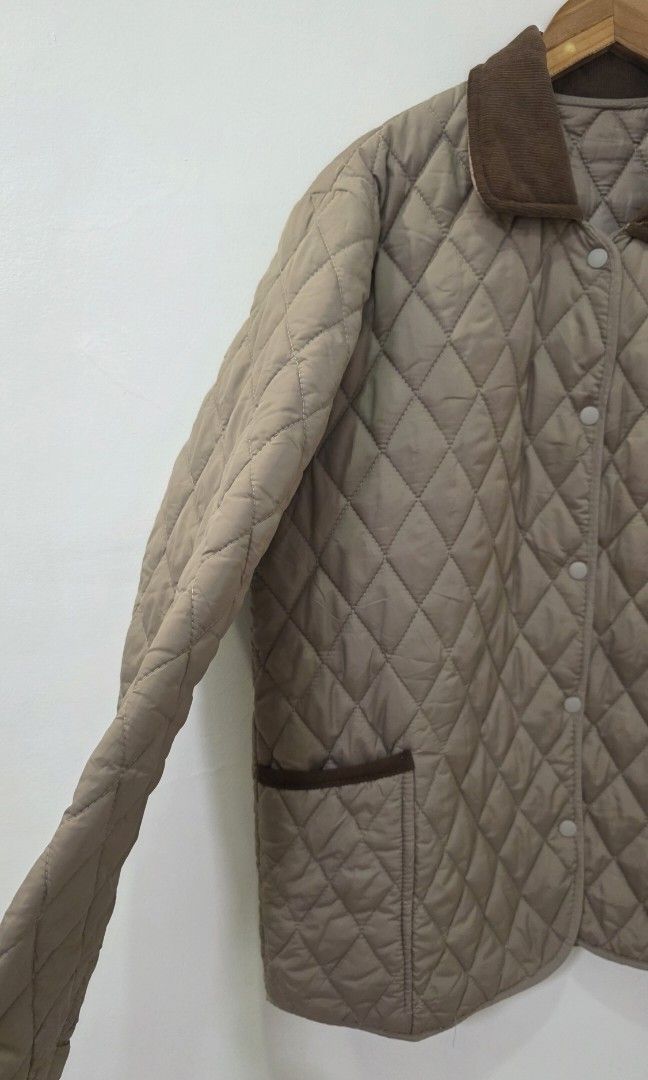 Light Brown Quilted Jacket with Brown Corduroy Collar (Category: Coats, Jackets and Outerwear) located in Antipolo. Submitted by chimmychoo (Listing ID 1468655388, Image 2). Description: THRIFTED 🌼 SIZE: L-XL shoulders 19" width 22" length 27" Flaws: Stain.