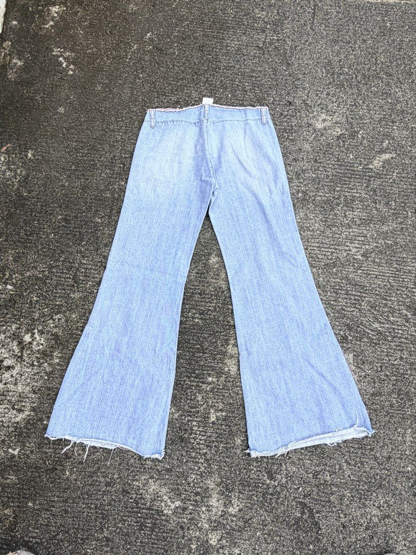 Light Washed Bell Bottom/Flared Jeans (Category: Jeans) located in Caloocan City. Submitted by __archived (Listing ID 1468503651, Image 2). Description: Waist: 30” Length: 40” Leg opening: 14” - unique style and huge leg opening.