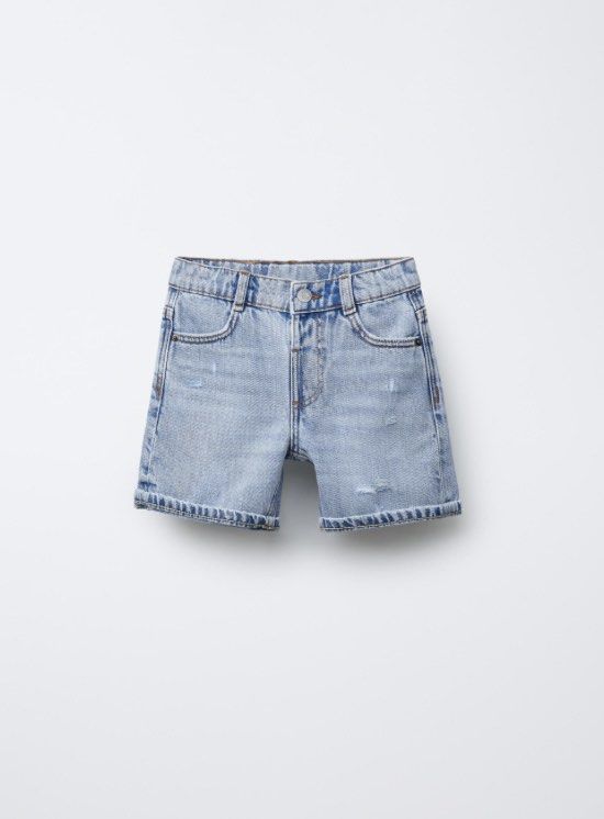 Lightwash Denim Shorts (Category: Babies & Kids Fashion) located in Caloocan City. Submitted by chicgayle202782 (Listing ID 1468534853, Image 1). Description: ZARA kids - Lightwash denim shorts in a versatile blue shade - Classic five-pocket design with a secure button and zip fly closure - Features trendy subtle distressing near the hem - Built-in belt loops for styling with your favorite belts - Made from breathable 100% cotton, perfect for hot