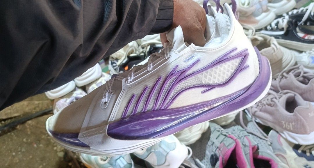 LI-NING SONIC 13 (Category: Sneakers) located in Bayugan. Submitted by retroshoesphilippines (Listing ID 1468614184, Image 2). Description: .