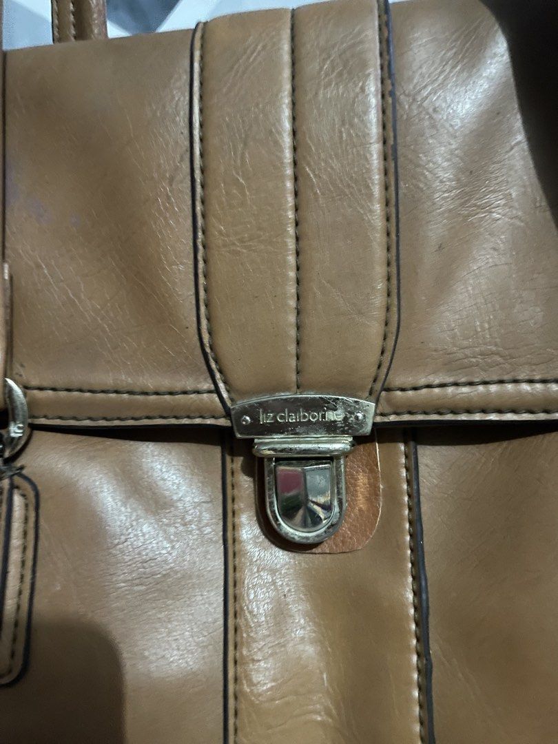 Liz Claiborne tote bag (Category: Tote Bags) located in San Carlos. Submitted by graciahoney (Listing ID 1468578161, Image 2). Description: .