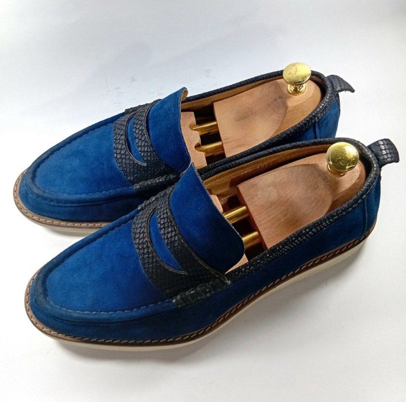Loafer Suede Lavisione (Category: Casual Shoes) located in Cagayan de Oro. Submitted by zarelthrift (Listing ID 1468614878, Image 1). Description: FREE SHIPPING Items are limited only. Loafer Suede Lavisione US 8.5/ 27cm Lighty Used Condition.