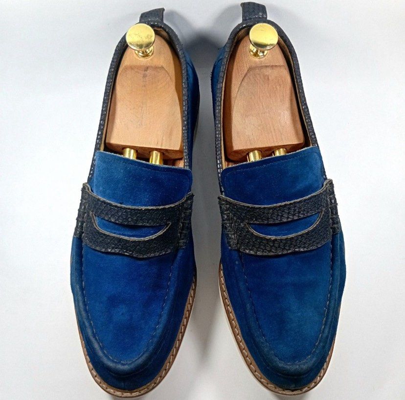 Loafer Suede Lavisione (Category: Casual Shoes) located in Cagayan de Oro. Submitted by zarelthrift (Listing ID 1468614878, Image 2). Description: FREE SHIPPING Items are limited only. Loafer Suede Lavisione US 8.5/ 27cm Lighty Used Condition.