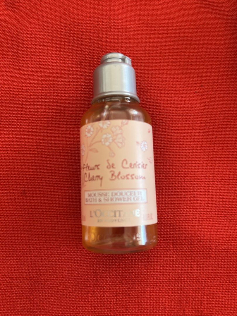 L’OCCITANE SETS WITH POUCH (Category: Face Care) located in Manila. Submitted by luxeclassyshop (Listing ID 1468564772, Image 3). Description: Last price is posted L’OCCITANE SETS WITH POUCH Yellow pouch -EAU ESSENTIAL WATER 30ml -LAIT PERLE SHIMMERING LOTION 35ml -MOUSSE DOUCEUR BATH&SHOWER GEL 35ml -IMMORTELLE PRECIEUSE CREME 4ml All orginal Set only 1 .
