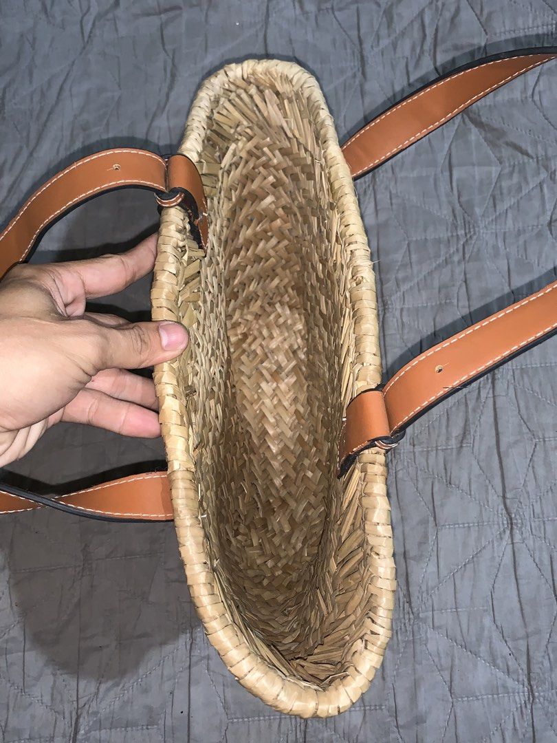 LOEWE basket bag small (Category: Luxury Bags & Wallets) located in Zamboanga. Submitted by totsthrifted (Listing ID 1468624293, Image 3). Description: EXCELLENT CONDITION NO ISSUE 10/10 550 Pm.