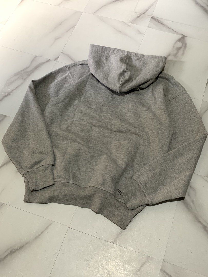 London England pull over hoodie (Category: Hoodies) located in Angeles City. Submitted by badillajel81176 (Listing ID 1468526976, Image 2). Description: WTS –London England pullover hoodie 📏 Size: Tag size “Large “ 📏 Measurements: Width : 20.6 Length: 26.2 💢Issue- no issue ✨ Condition: 10/10 🟦 Color Rate:10/10 📍 Pampanga Angeles City 📦 Shipping available nationwide.