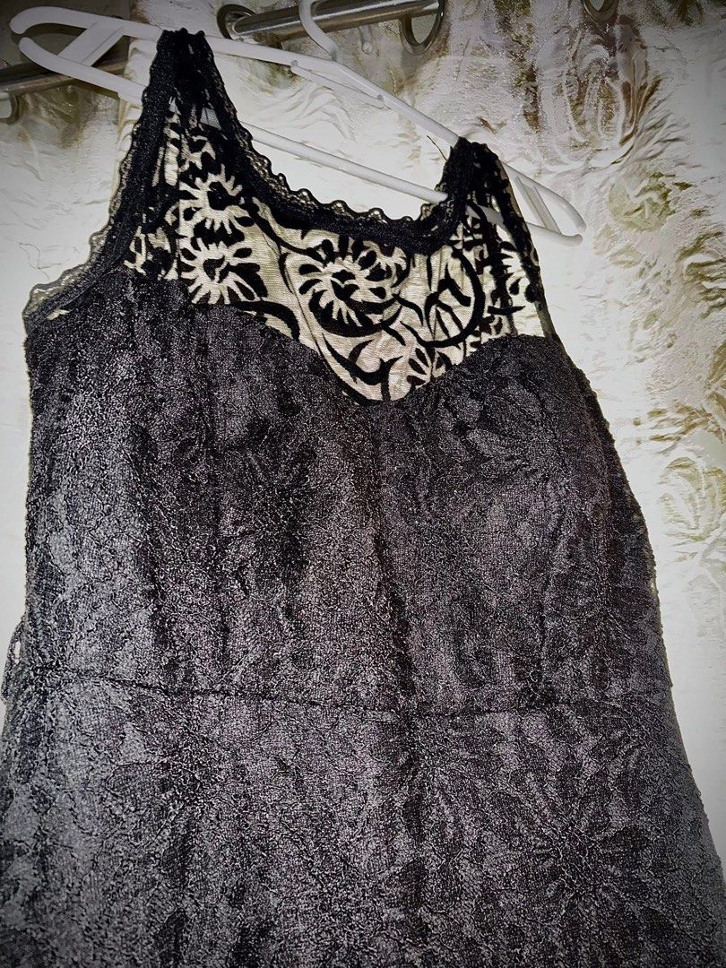 Long Evening Gown Lace details imported (Category: Evening dresses & gowns) located in Taytay. Submitted by michidc (Listing ID 1468658941, Image 2). Description: Black lace gown Used once Imported!!!! From KSA 3500 only Very Elegant!!! Size: Small-Medium body frame Height: fits 5’7”-5’9” tall With belt loop Zipper on the side With front padding See lace details MOP: Gcash/BDO Pickup Taytay, Rizal.