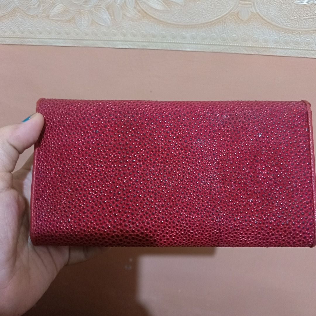 Long wallet (Category: Wallets & Card holders) located in Trece Martires City. Submitted by sulit_buys (Listing ID 1468610780, Image 3). Description: Like new condition .