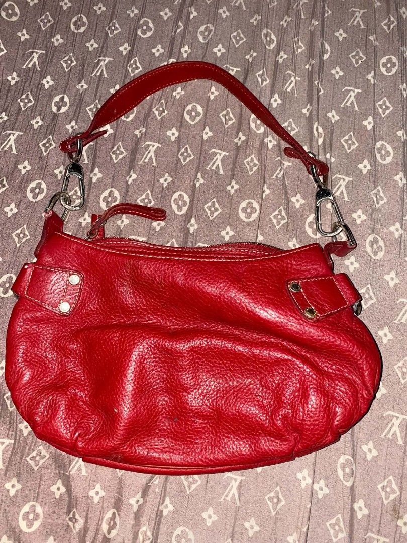 Longchamp 2000s Red Pebbled Leather Shoulder Bag (Category: Shoulder Bags) located in Laur. Submitted by itzeco999 (Listing ID 1468586041, Image 2). Description: 699 ONLY PLUS SHIP ISSUE NASA PIC NUEVA ECIJA LOC #salemate.
