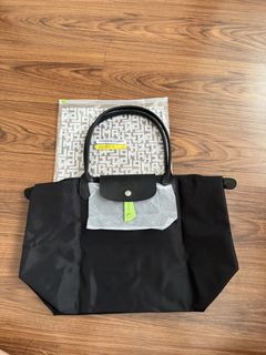 (Category: ) located in . Submitted by thrifty.mom (Listing ID 1468619275, Image 1). Description: .