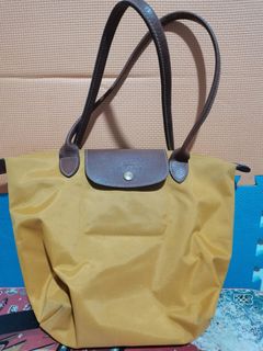 (Category: ) located in . Submitted by jjbrandedcloset (Listing ID 1468573248, Image 1). Description: .