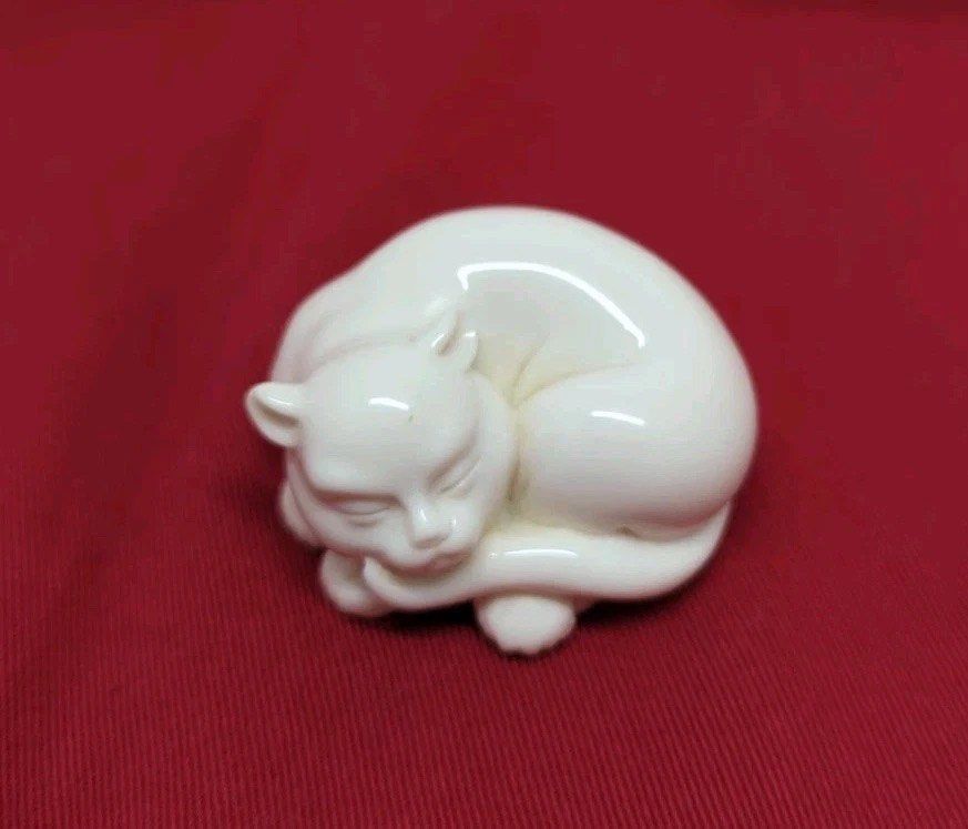 Looking for: Miniature Cat Figurine (Category: Vintage Collectibles) located in Davao. Submitted by calicollections (Listing ID 1468672460, Image 3). Description: NO ACTUAL ITEM FOR SALE. looking for post only.