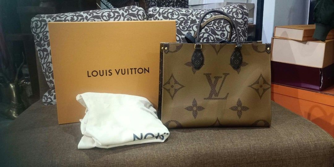 LOUIS VUITTON (Category: Luxury Bags & Wallets) located in Baguio. Submitted by gracialowxury_bags (Listing ID 1468607131, Image 2). Description: GUARANTEED AUTHENTIC..MEDIUM SIZE...WITH DUSTBAG, CARE CARD,AND BOX.....