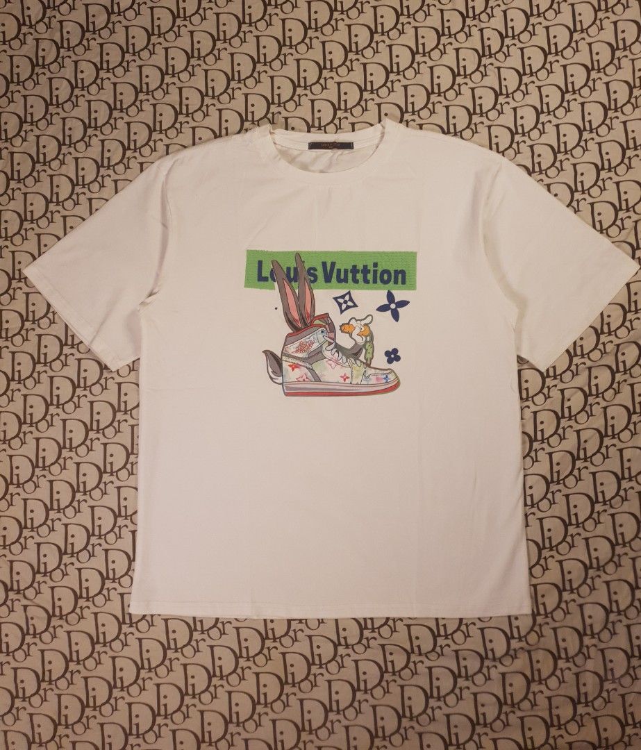 Louis Vuitton bugs bunny (Category: Tshirts & Polo Shirts ) located in San Fernando. Submitted by retro.district. (Listing ID 1468711910, Image 1). Description: - Louis Vuitton bugs bunny - Size: Large - Condition: Excellent - No issue.