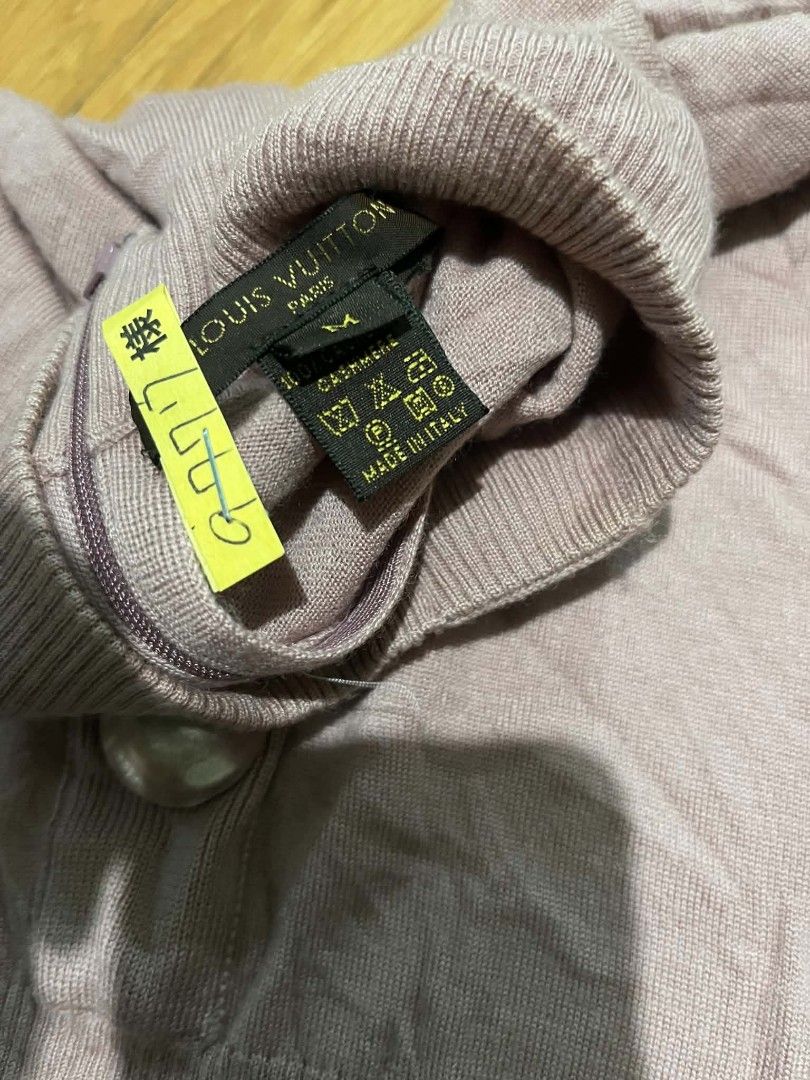 Louis Vuitton cashmere mock neck sweater (Category: Luxury Apparel) located in Bulacan. Submitted by nifftyythrifty (Listing ID 1468578902, Image 2). Description: Louis Vuitton cashmere mock neck sweater small.