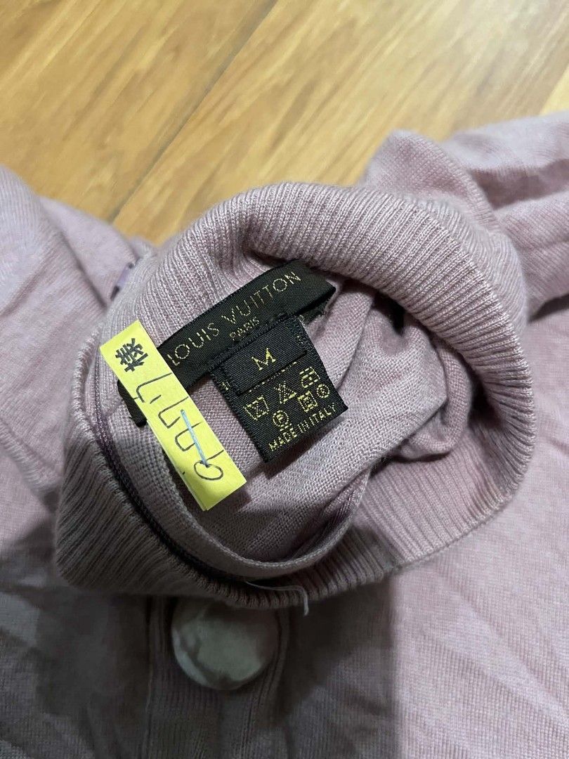 Louis Vuitton cashmere mock neck sweater (Category: Luxury Apparel) located in Bulacan. Submitted by nifftyythrifty (Listing ID 1468578902, Image 3). Description: Louis Vuitton cashmere mock neck sweater small.