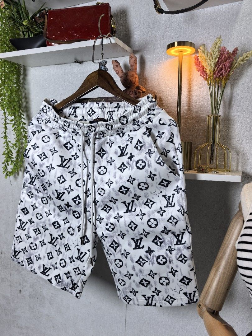 Louis Vuitton monogam short (Category: Luxury Apparel) located in Baguio. Submitted by ashzachary (Listing ID 1468620081, Image 2). Description: Louis Vuitton monogam short Condition :Excellent condition Color rate 10/10 Size :Medium semi large Inches:W40 to 32/L20.5 No issues No flaws Super ganda sa personal Pm. More details Good quality Plsss 📌No Bogus 📌No return MOP What you see is what you get PALAWAN, CEBUNA GCASH AND BDO Reminder😊 We're 