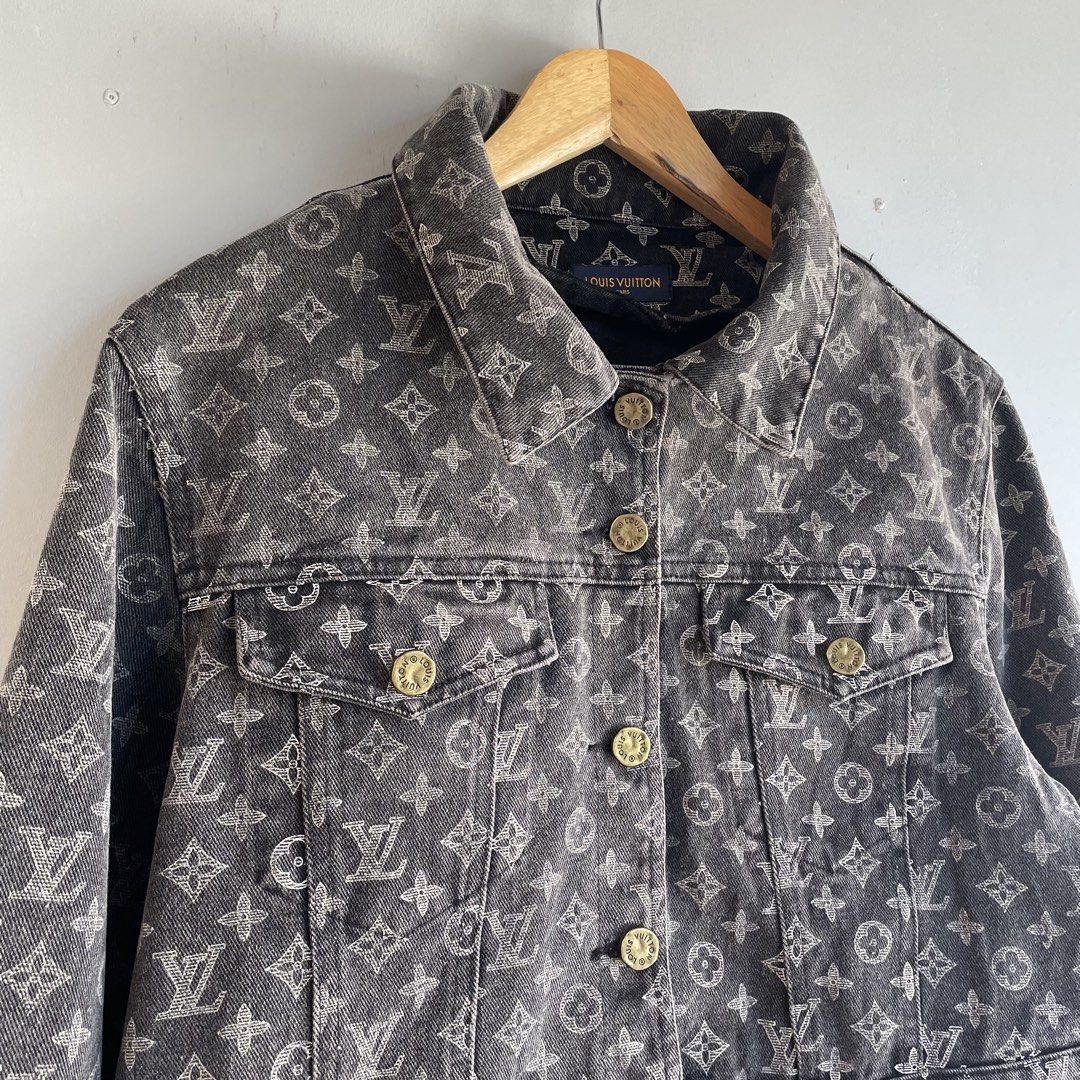 Louis Vuitton Monogram Denim Jacket (Category: Luxury Apparel) located in Baguio. Submitted by 2ndstory.vntg (Listing ID 1468560249, Image 2). Description: LV MONOGRAM DENIM JACKET🔥 Small-Medium (20 x 17.5) Excellent Condition 🔖₽650.00 📍Baguio City.