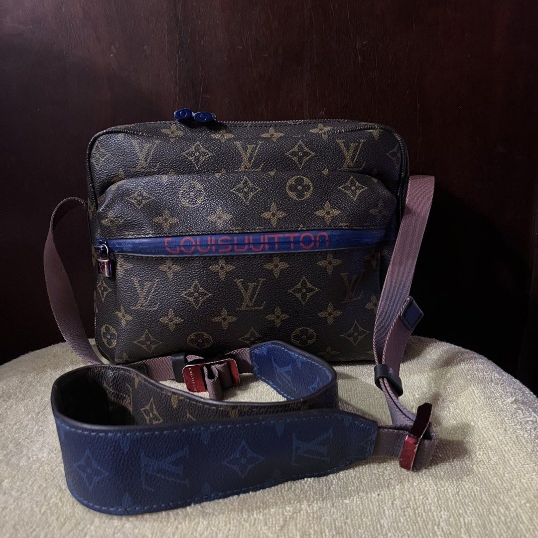 Louis Vuitton Monogram Messenger Bag (Category: Luxury Bags & Wallets) located in Daraga. Submitted by pickandgo26 (Listing ID 1468555750, Image 1). Description: Clean inside and out. Normal sign of use. Very good leather quality. Coded. Still nego Pls see actual photos for reference..