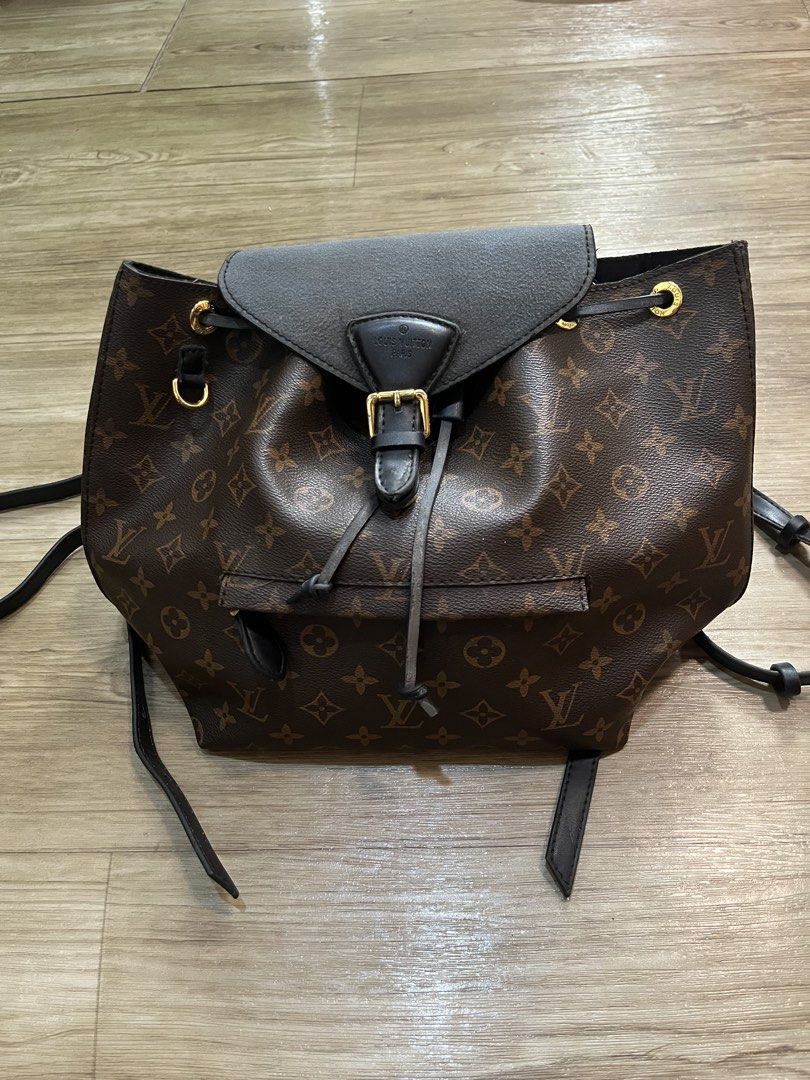 LOUIS VUITTON Monogram Montsouris pm black (Category: Backpacks) located in Manila. Submitted by owjayy01 (Listing ID 1468502363, Image 1). Description: LOUIS VUITTON Monogram Montsouris PM Black excellent condition issue: sign of usage.