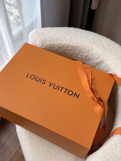 (Category: ) located in . Submitted by fashion_for_sale2 (Listing ID 1468596232, Image 1). Description: .