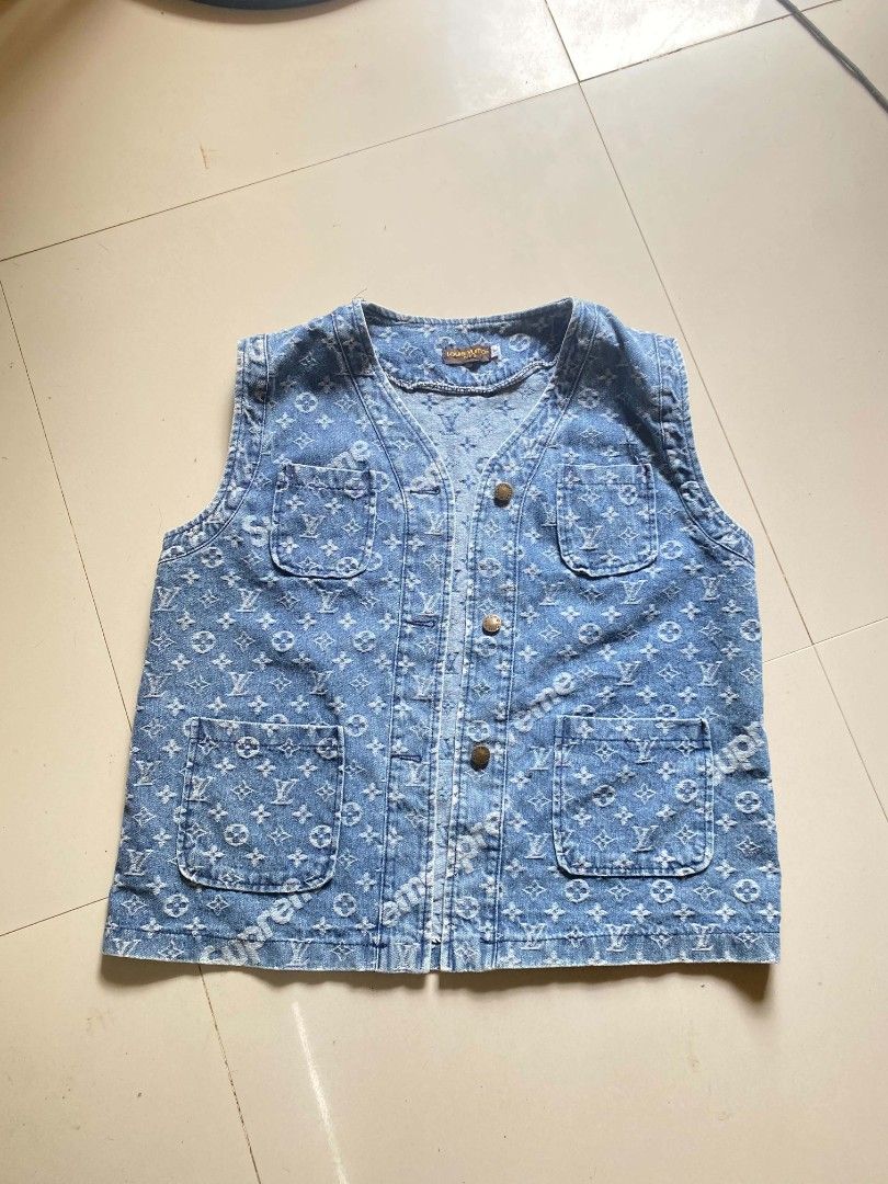 Louis Vuitton X Supreme Denim Monogram Design (Category: Coats, Jackets and Outerwear) located in Cabagan. Submitted by kiane10 (Listing ID 1468596028, Image 1). Description: .