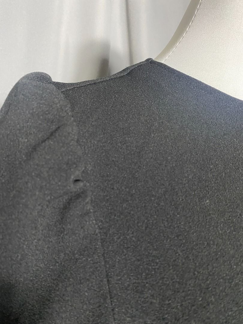 Love Bonito Kyani mutton sleeve top (Category: Longsleeves) located in Las Pinas. Submitted by ipickyou (Listing ID 1468672911, Image 3). Description: Unwashed Condition: 10/10 𝗠𝗲𝗮𝘀𝘂𝗿𝗲𝗺𝗲𝗻𝘁𝘀 𝘄𝗵𝗲𝗻 𝗹𝗮𝗶𝗱 𝗳𝗹𝗮𝘁: -Size XS -Shoulder to shoulder: 13” -Armpit to armpit: 19 1/2” -Length: 22” .