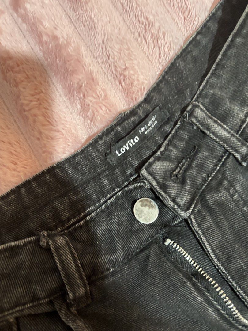 Lovito Black Denim Jorts (Category: Shorts) located in Quezon City. Submitted by hadescloset (Listing ID 1468538413, Image 2). Description: - Brand: Lovito - Size: Small (S) - Color/Finish: Washed black with trendy raw hem - Details: Button fly closure, classic 5-pocket styling - Style: Casual everyday streetwear - Condition: Excellent / Well-maintained.