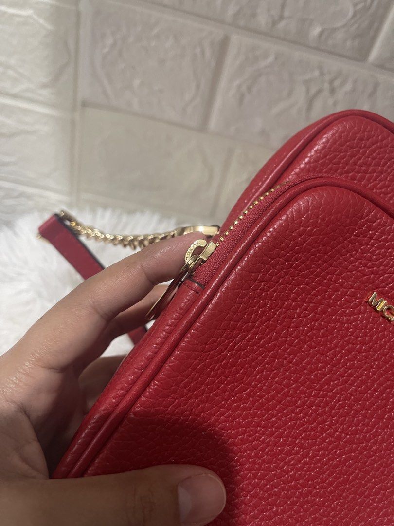 ❗️LP❗️Michael kors red sling jet set (Category: Cross-body Bags) located in Naga. Submitted by luxx_clover (Listing ID 1468568663, Image 2). Description: no flaw good as brand new.