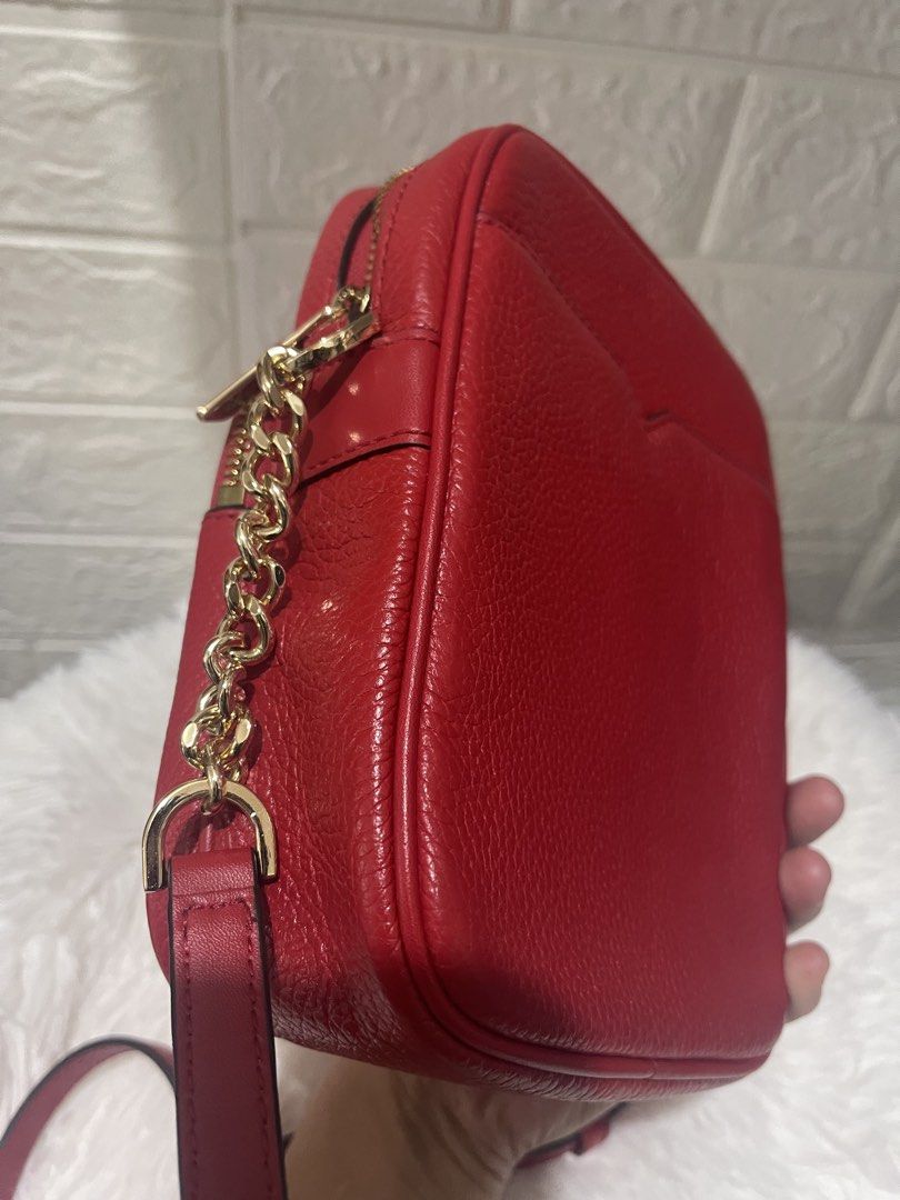 ❗️LP❗️Michael kors red sling jet set (Category: Cross-body Bags) located in Naga. Submitted by luxx_clover (Listing ID 1468568663, Image 3). Description: no flaw good as brand new.
