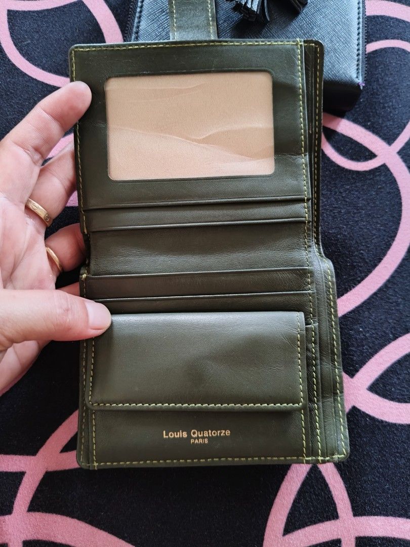 LQ small wallet (Category: Wallets & Card holders) located in Kalibo. Submitted by abhie_one30 (Listing ID 1468663473, Image 2). Description: bifold small wallet . bundle na po.