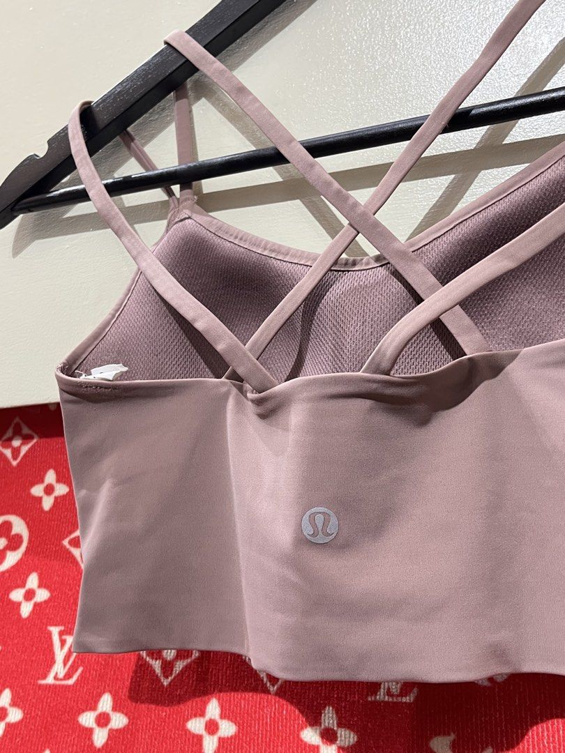 Lululemon Cloud Longline Bra (Padded) (Category: Activewear) located in Lucban. Submitted by rep.rznt (Listing ID 1468596996, Image 3). Description: Size: 4 on tag .