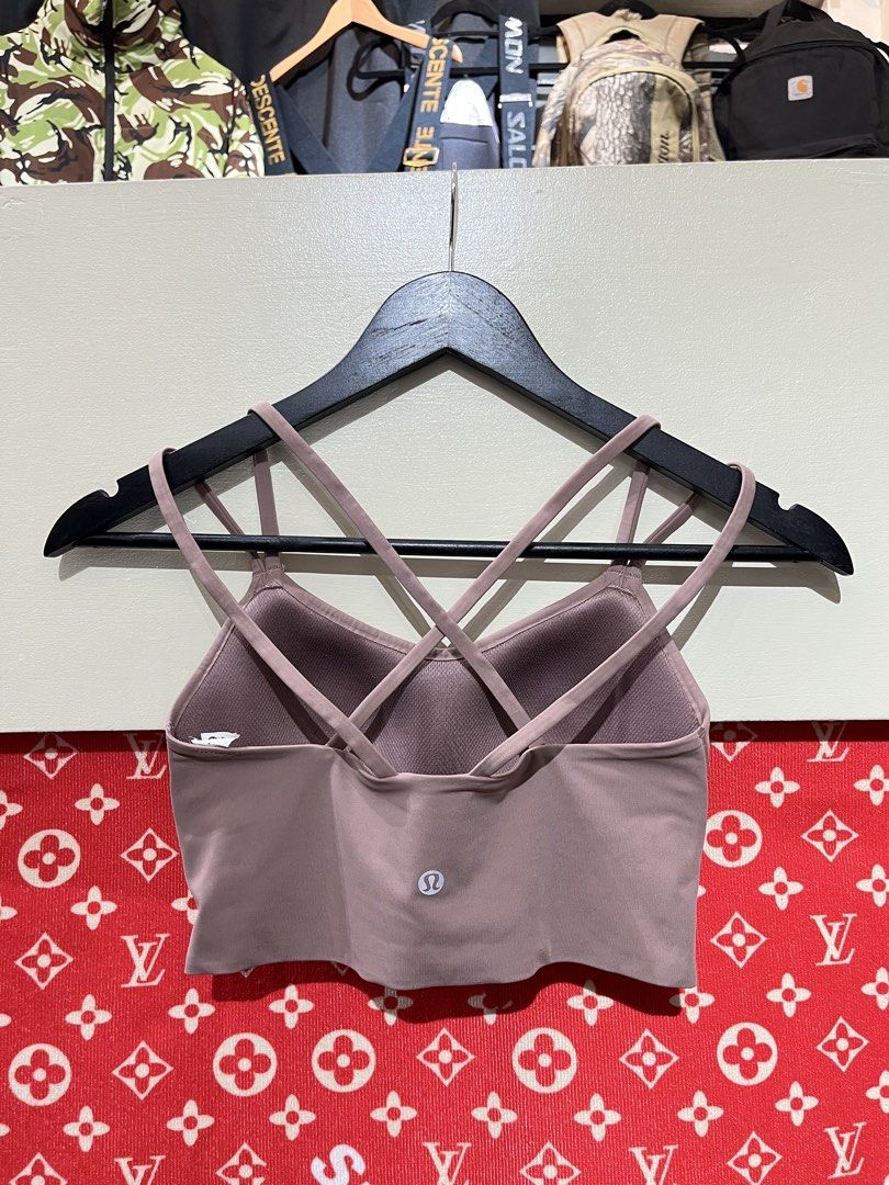 Lululemon Cloud Longline Bra (Padded) (Category: Activewear) located in Lucban. Submitted by rep.rznt (Listing ID 1468596996, Image 2). Description: Size: 4 on tag .