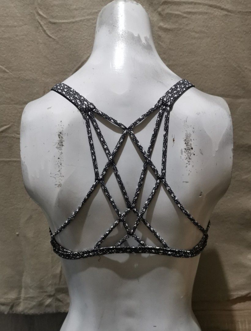 Lululemon free to be zen bra dot 4 (Category: Undergarments & Loungewear) located in San Pedro. Submitted by thriftersthrift (Listing ID 1468507321, Image 2). Description: Dot 4 with pads Good condition Color rate : 10 /10 🌵ALL ITEMS ARE FROM UKAY BALE SO MANAGE YOUR EXPECTATION 🌵 ASK SELLER FOR MORE INFORMATION COLOR MAY CHANGE TRU LIGHTING.