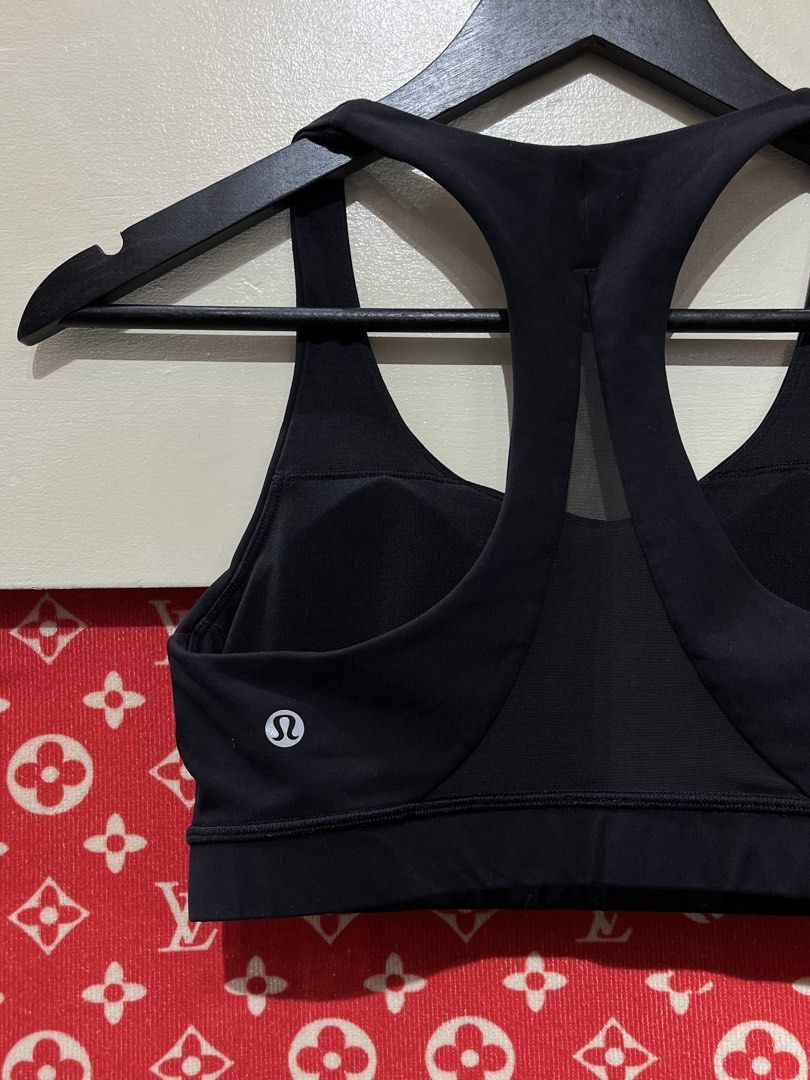 Lululemon Invigorate Bra (Padded) (Category: Activewear) located in Lucban. Submitted by rep.rznt (Listing ID 1468596121, Image 3). Description: Size: 6 on tag With sticker size.