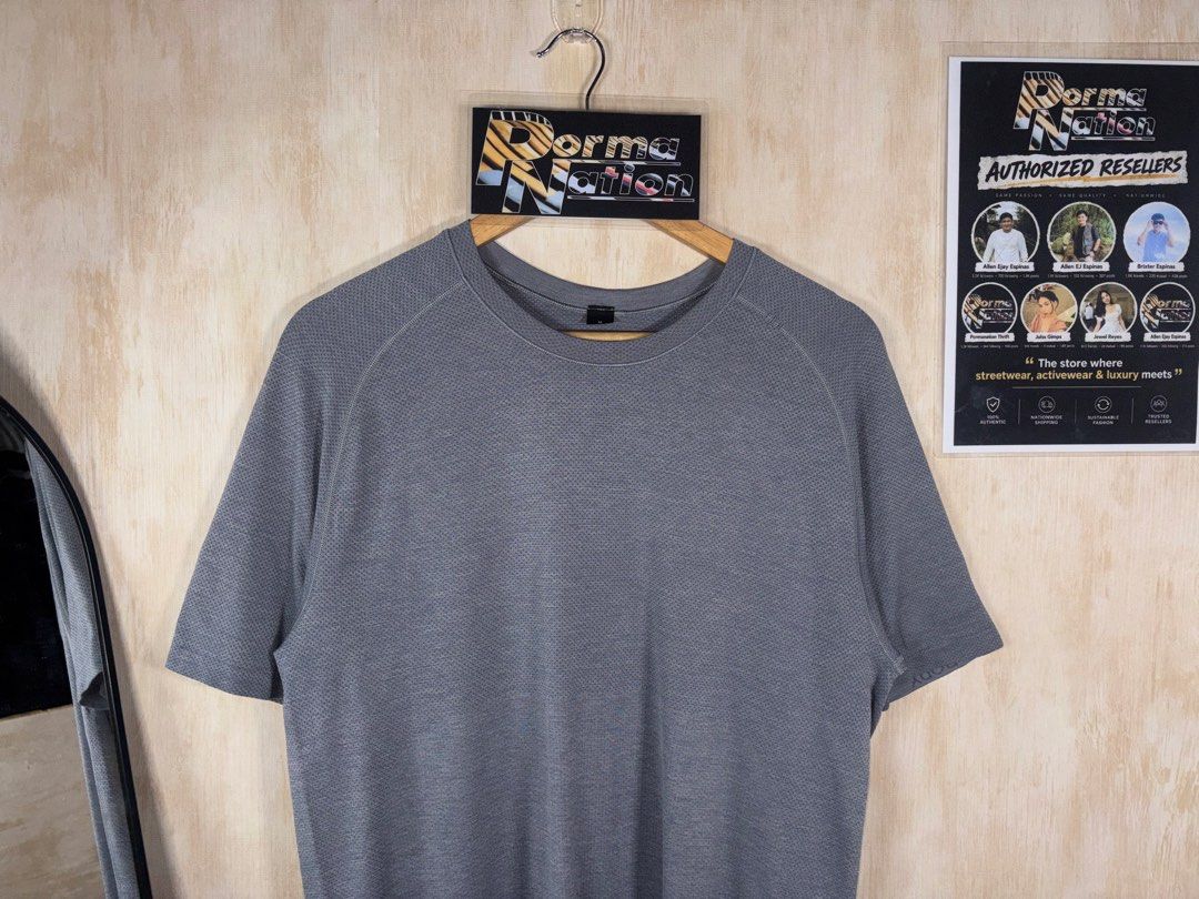 LULULEMON METAL VENT TECH SHIRT (Category: Tshirts & Polo Shirts ) located in Cabuyao City. Submitted by pormanation-thrift-store (Listing ID 1468606356, Image 2). Description: LULULEMON METAL VENT TECH SHIRT Condition: LIKE NEW Color rate: 10/10 (PWEDE SA MASELAN) Size: MEDIUM Dimes: 19.5”Wx28”L Issue: NONE‼️ Price: 1200.