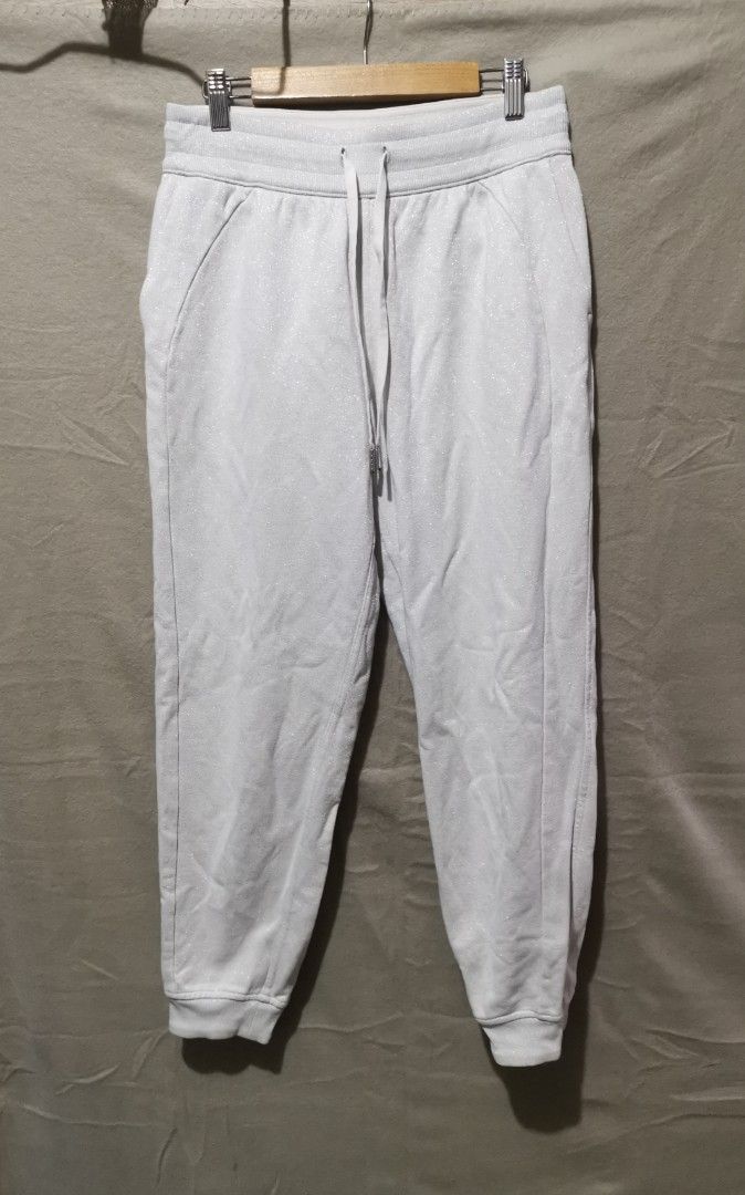 Lululemon scuba high rise jogger sparkle dot 6 (Category: Other Bottoms) located in San Pedro. Submitted by thriftersthrift (Listing ID 1468506036, Image 3). Description: Waistline (inches) :27 Length(inches) :35 Good condition Color rate : 10/10 🌵ALL ITEMS ARE FROM UKAY BALE SO MANAGE YOUR EXPECTATION 🌵 ASK SELLER FOR MORE INFORMATION COLOR MAY CHANGE TRU LIGHTING.