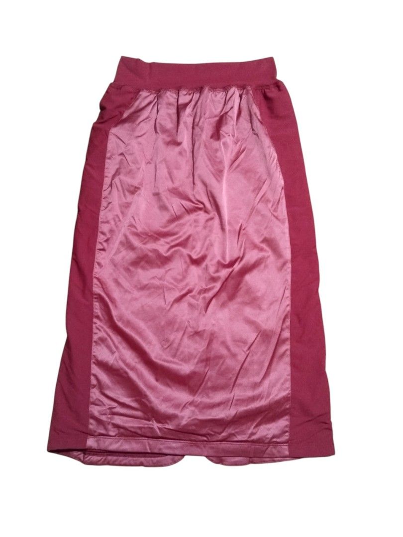 Lululemon Skirt Dot 6 (Category: Skirts) located in Mandaue City. Submitted by chaseandchast (Listing ID 1468701597, Image 1). Description: Lululemon Skirt Dot 6 Waistline - 24-26 Length - 28" Good as new No issue plus shipping fee.