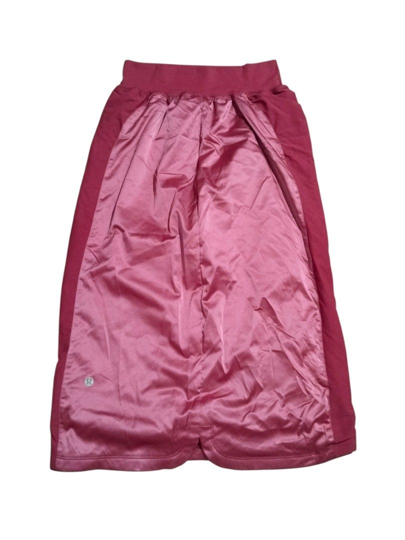 Lululemon Skirt Dot 6 (Category: Skirts) located in Mandaue City. Submitted by chaseandchast (Listing ID 1468701597, Image 2). Description: Lululemon Skirt Dot 6 Waistline - 24-26 Length - 28" Good as new No issue plus shipping fee.